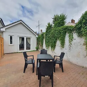 Apartment One Bedroom Private Garden By Promise, Cardiff